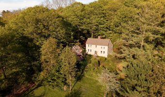4 Cemetery Rd, Canton, CT 06019