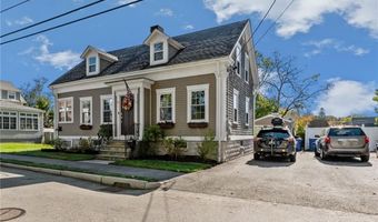 50 Charles St, Bristol, RI 02809