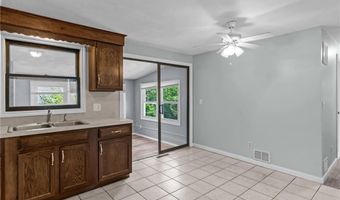 25 High St, Warwick, RI 02886