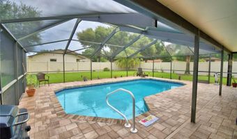 902 CRESTVIEW Dr, Auburndale, FL 33823