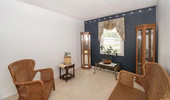 215 Penrose Dr, Kendallville, IN 46755