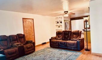 922 S Oak Ave, Aurora, MO 65605