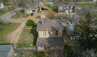 825 N 7th St, Arkansas City, KS 67005