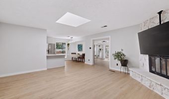 2704 Palo Alto Dr NE, Albuquerque, NM 87112