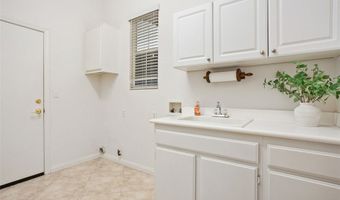 608 Inverlochy Dr, Fallbrook, CA 92028
