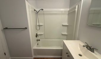 16 IROQUOIS Dr, Absecon, NJ 08205