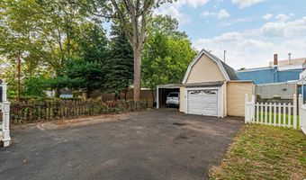98 W 31ST St, Bayonne, NJ 07002