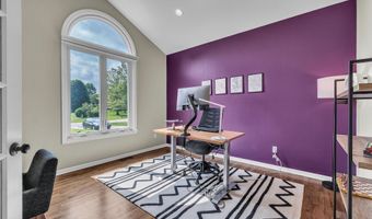 5049 Birdie Ln, Ann Arbor, MI 48103