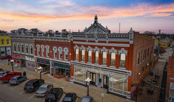 11 Benton Ave E, Albia, IA 52531