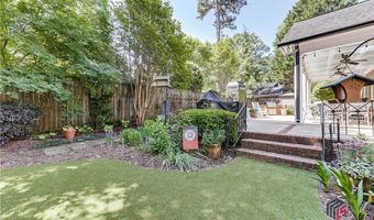 525 Milledge Cir, Athens, GA 30606