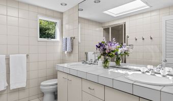 24 Sarahs Path, Amagansett, NY 11930