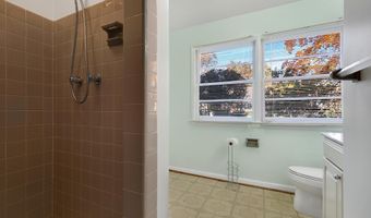 6220 ROBINWOOD Rd, Bethesda, MD 20817