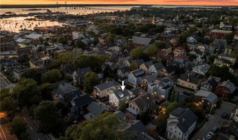 28 John St, Newport, RI 02840