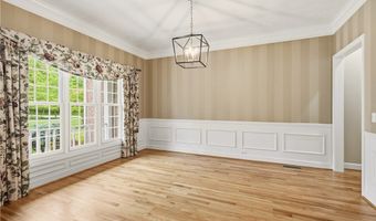 815 Centerville Trl, Aurora, OH 44202