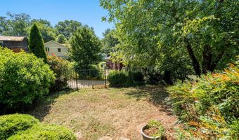 15 Deaver Dr, Asheville, NC 28806