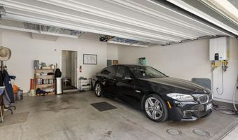 225 Royal Gln Unit #410, Escondido, CA 92025