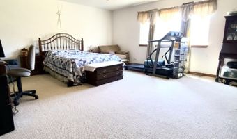 1056 Deertrail Ct, Antioch, IL 60002