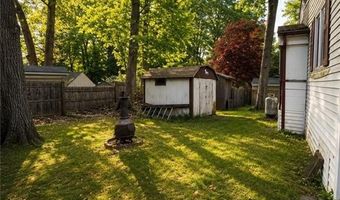 10 Woodridge Dr, Burrillville, RI 02839