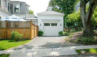 131 Eustis Ave, Newport, RI 02840