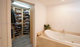 3370 Hidden Bay Dr 213, Aventura, FL 33180
