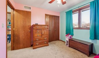 5301 Valley Rd, Ames, IA 50014