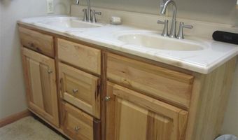 28 Mustang Ln, Cody, WY 82414
