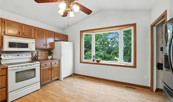 15913 Garrett Dr, Apple Valley, MN 55124