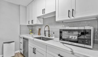 818 S King St 701, Honolulu, HI 96813