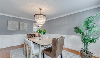 13153 Barrett Meadows Dr, Des Peres, MO 63021