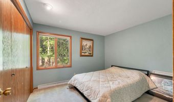 8 HILLTOP Ct, Appleton, WI 54914