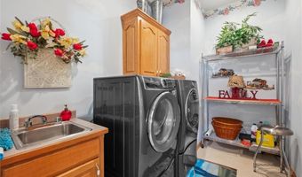 15471 Cedar Ln, Basehor, KS 66007