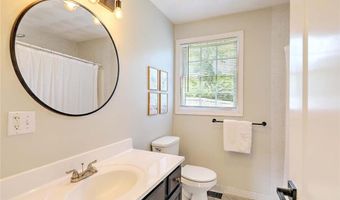 5 Craigie Ave, Johnston, RI 02919