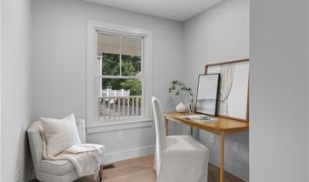 24 Perry Ave, Middletown, RI 02842