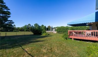 55 Hunt Club Cir, Amherst, NY 14051