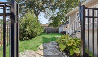77 Drift Rd, Belford, NJ 07718