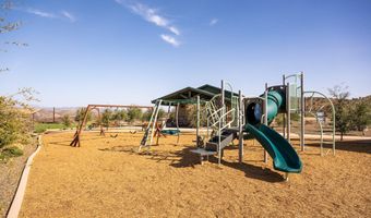 341 Laughing Hill Dr, Clarkdale, AZ 86324