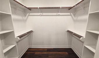 30 E 7th St, Adrian, MO 64720