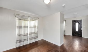 59 Oak St, Amityville, NY 11701