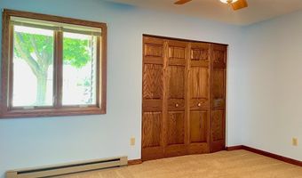 65 SPENCER VILLAGE Ct 14, Appleton, WI 54914