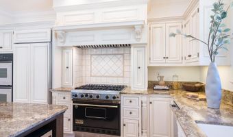 335 Pine Breeze Dr, Angwin, CA 94508