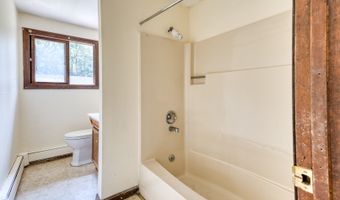 58 Towne Dr, Berlin, CT 06037