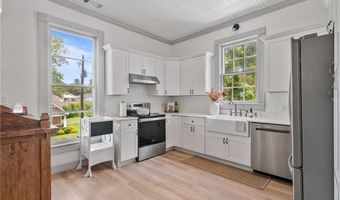 104 Cherry St, Adairsville, GA 30103