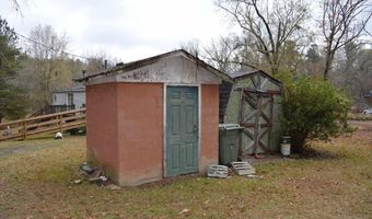 1613 Lakeshore Rd, Camden, SC 29020