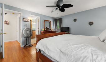 135 Liberty St 135, Clinton, CT 06413