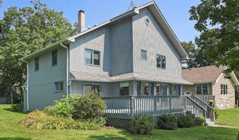 42385 N Woodbine Ave, Antioch, IL 60002