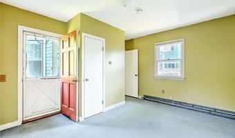20 Stratford Rd, Cranston, RI 02905