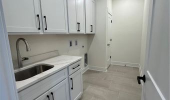 855 Club Dr W, Aurora, OH 44202
