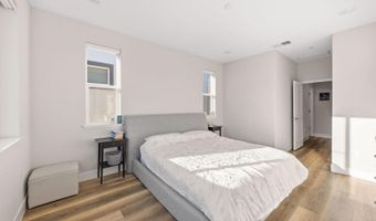 2825 Crusader St, Alameda, CA 94501