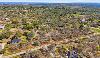 828 Shady Grv, Adkins, TX 78101