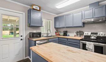 19885 Loop St, Anderson, CA 96007